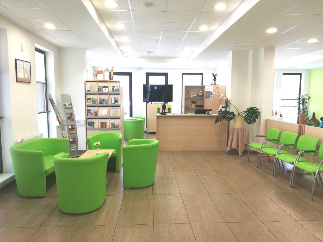 Hrib-Loski Potok Hotel Oskar מראה חיצוני תמונה
